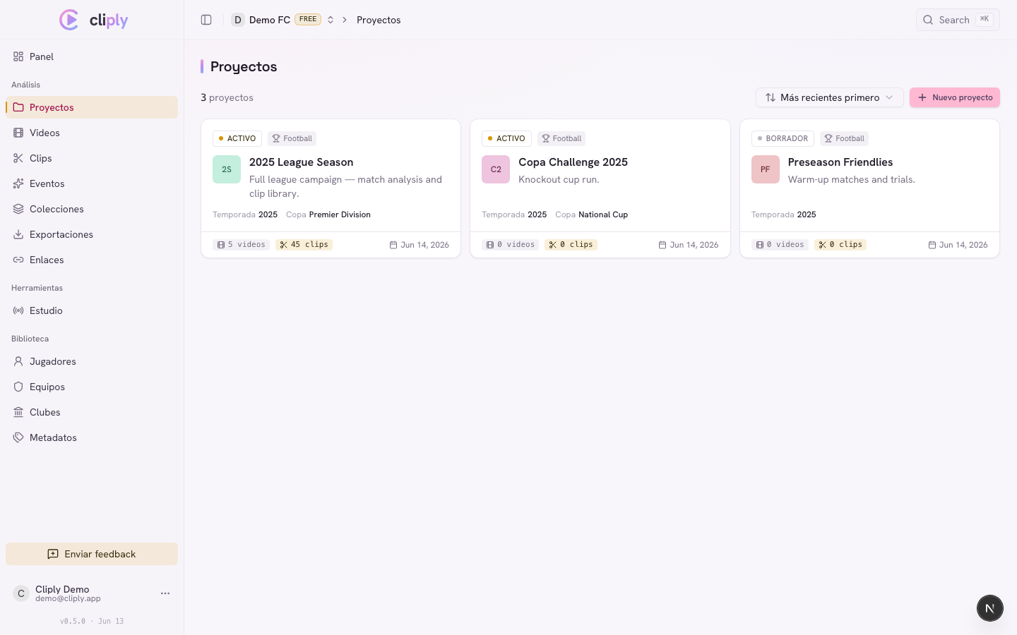 Un proyecto que muestra sus videos, biblioteca de clips y configuración de etiquetas